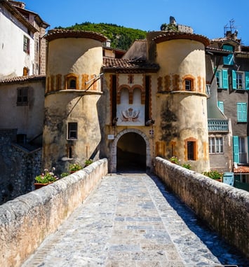 Sur le chemin de ronde à Entrevaux
