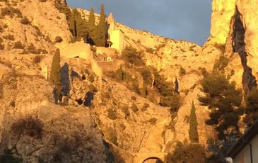 Visite guidée de Moustiers et de la chapelle Notre Dame de Beauvoir