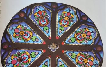 Découvrir la restauration des vitraux de l'Église des petits camps