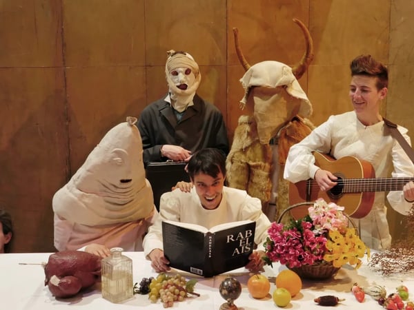 Théâtre - Rien plus qu'un peu de moelle